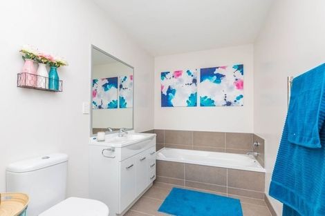 Photo of property in 24 Popokatea Drive, Takanini, 2112