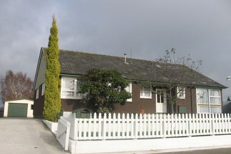 Photo of property in 21 Stephens Crescent, Highbury, Palmerston North, 4412