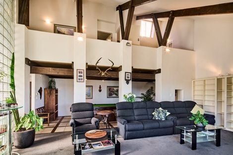 Photo of property in 5 Rangiuru Road, Mahina Bay, Lower Hutt, 5013