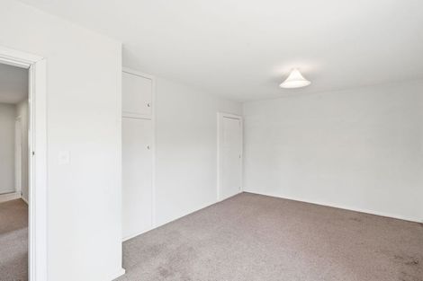Photo of property in 15 Wychwood Crescent, Bishopdale, Christchurch, 8053