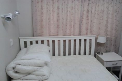 Photo of property in 2/104 Matipo Road, Mairangi Bay, Auckland, 0630