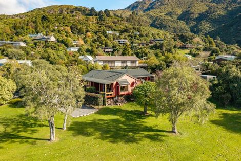 Photo of property in 12 Tirimoana Terrace, Anakiwa, Picton, 7281