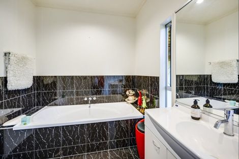 Photo of property in 80 Simla Avenue, Havelock North, 4130