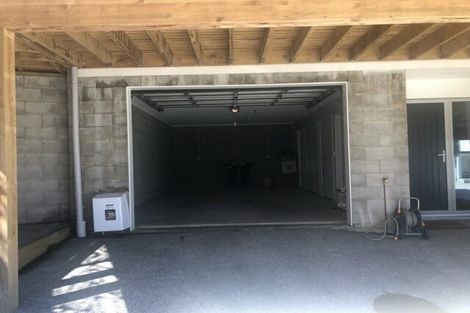 Photo of property in 20u6 Glanmire Road, Newlands, Wellington, 6037