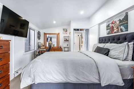 Photo of property in 710 Heretaunga Street East, Parkvale, Hastings, 4122