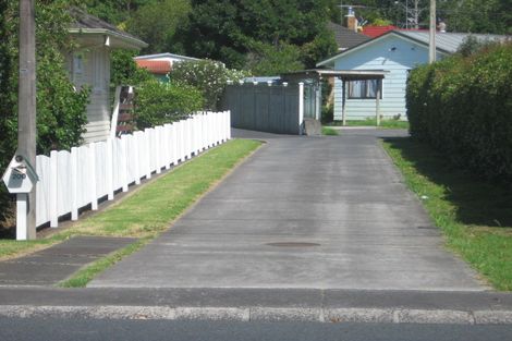 Photo of property in 2/202 Lake Road, Northcote, Auckland, 0627