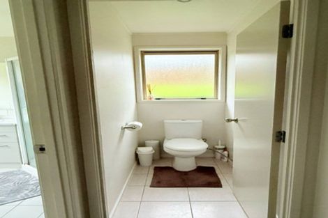 Photo of property in 13 Dovey Place, Massey, Auckland, 0614