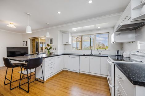 Photo of property in 58 Rushgreen Avenue, Pahurehure, Papakura, 2113