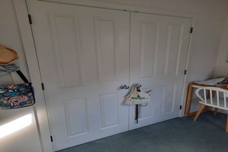 Photo of property in 8 Forbes Lane, Newlands, Wellington, 6037