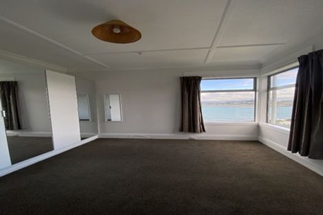 Photo of property in 24 Hungerford Road, Lyall Bay, Wellington, 6022