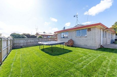 Photo of property in 8 Leslie Place, Deanwell, Hamilton, 3206