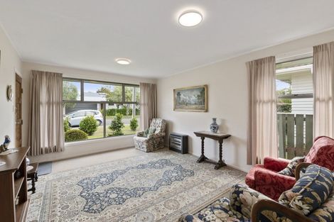 Photo of property in 7 Kowhai Grove, Waikanae, 5036