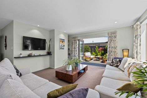 Photo of property in 1 Iti Place, Parklands, Christchurch, 8083