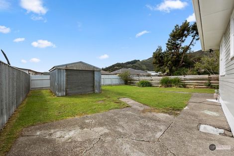 Photo of property in 40 Russell Road, Wainuiomata, Lower Hutt, 5014