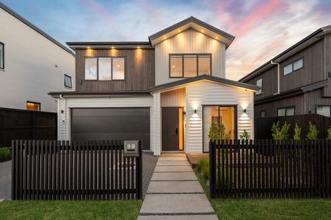 Photo of property in 2 Pukeko Road, Hobsonville, 0616