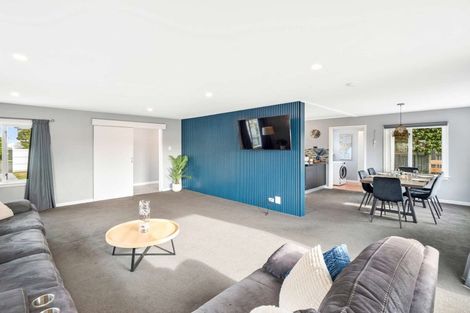 Photo of property in 8 Roberts Road, Hei Hei, Christchurch, 8042