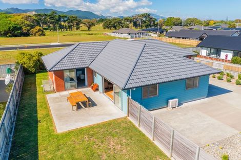Photo of property in 79 Kotuku Drive, Paraparaumu Beach, Paraparaumu, 5032