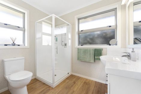 Photo of property in 4 Medallion Court, Kelvin Grove, Palmerston North, 4414