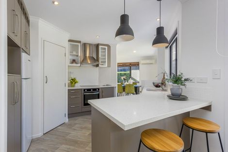 Photo of property in 33 Admirals Court Drive, Greenhithe, Auckland, 0632