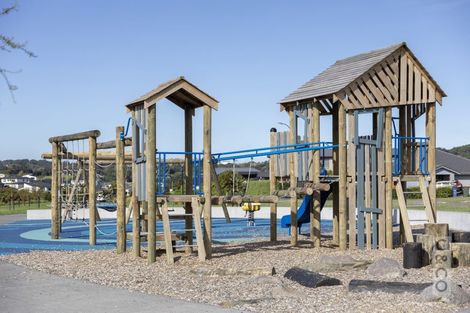 Photo of property in 77a Pohutukawa Parade, Riverhead, 0820