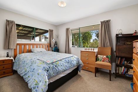 Photo of property in 68 Matija Place, Red Beach, 0932