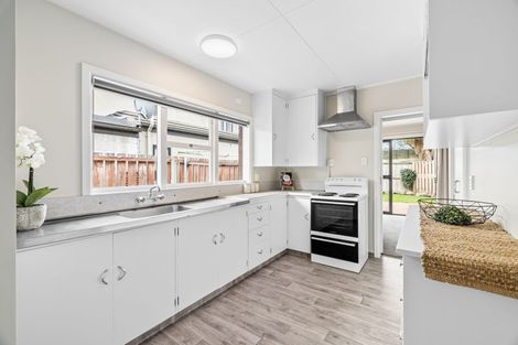 Photo of property in 27 Tuirau Place, Ilam, Christchurch, 8041