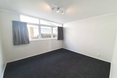 Photo of property in 6 Westhaven Grove, Takaro, Palmerston North, 4412