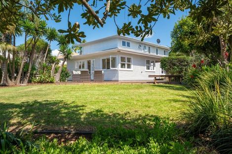 Photo of property in 22 Eversleigh Road, Belmont, Auckland, 0622