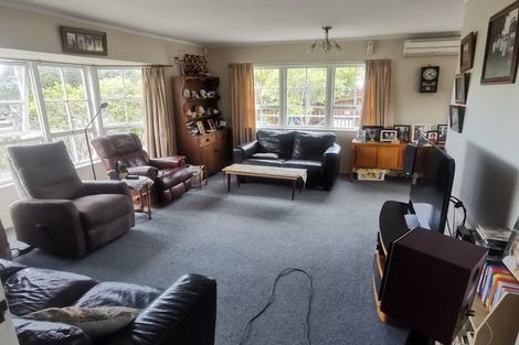Photo of property in 14 Ellice Road, Totara Vale, Auckland, 0629