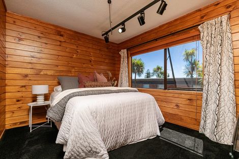 Photo of property in 261 Great North Road, Henderson, Auckland, 0612