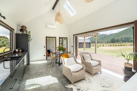 Photo of property in 26 Bucks Road, Tauwharenikau, Featherston, 5773