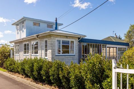 Photo of property in 18 Kent Street, Carterton, 5713