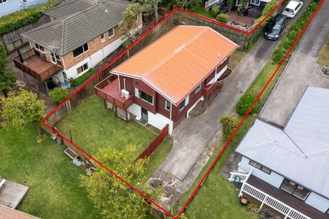 Photo of property in 2/148 Sunset Road, Unsworth Heights, Auckland, 0632