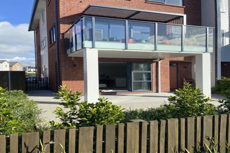 Photo of property in 10 Ian Morrison Road, Hobsonville, Auckland, 0616