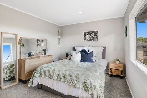 Photo of property in 12 Makiri Street, Helensville, 0800