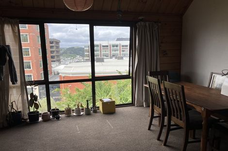 Photo of property in 52f4 Kelburn Parade, Kelburn, Wellington, 6012