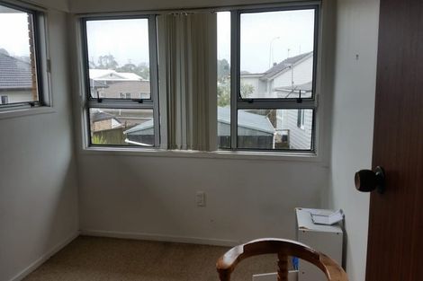 Photo of property in 940 East Coast Road, Northcross, Auckland, 0630
