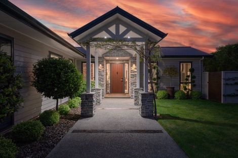 Photo of property in 29 Pukenamu Road, Rainbow Point, Taupo, 3330
