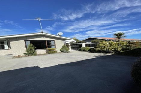 Photo of property in 8 Steadman Road, Broomfield, Christchurch, 8042