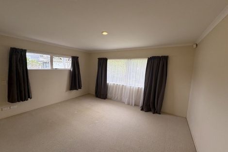 Photo of property in 5a Ocean View Road, Hillcrest, Auckland, 0627
