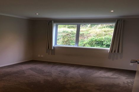 Photo of property in 25b Omega Street, Newlands, Wellington, 6037