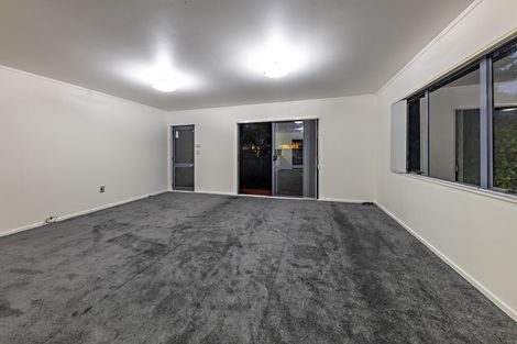 Photo of property in 28 Barneys Farm Road, Clendon Park, Auckland, 2103