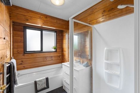 Photo of property in 64 Bassett Road, Johnsonville, Wellington, 6037