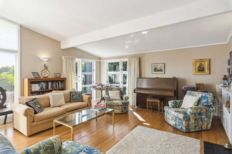 Photo of property in 16 Kakariki Grove, Waikanae, 5036