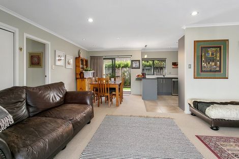 Photo of property in 17 Lilac Close, Cambridge, 3434