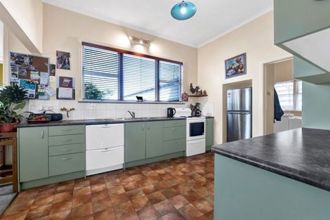 Photo of property in 10 Morrissey Street, Hawera, 4610