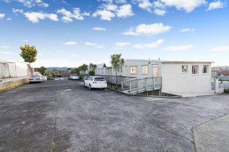 Photo of property in 10/242 Great North Road, Henderson, Auckland, 0612