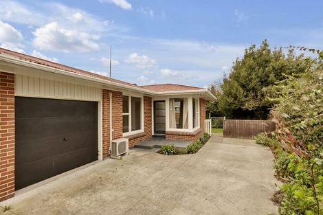 Photo of property in 2/694 Avonside Drive, Avonside, Christchurch, 8061
