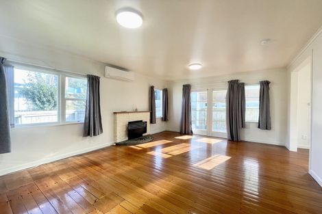Photo of property in 11 Surrey Street, Manurewa, Auckland, 2102