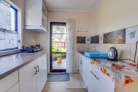 Photo of property in 15 Camden Place, Papatoetoe, Auckland, 2025